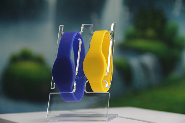 3D会员卡引领零售业新营销时期--yp街机智能卡